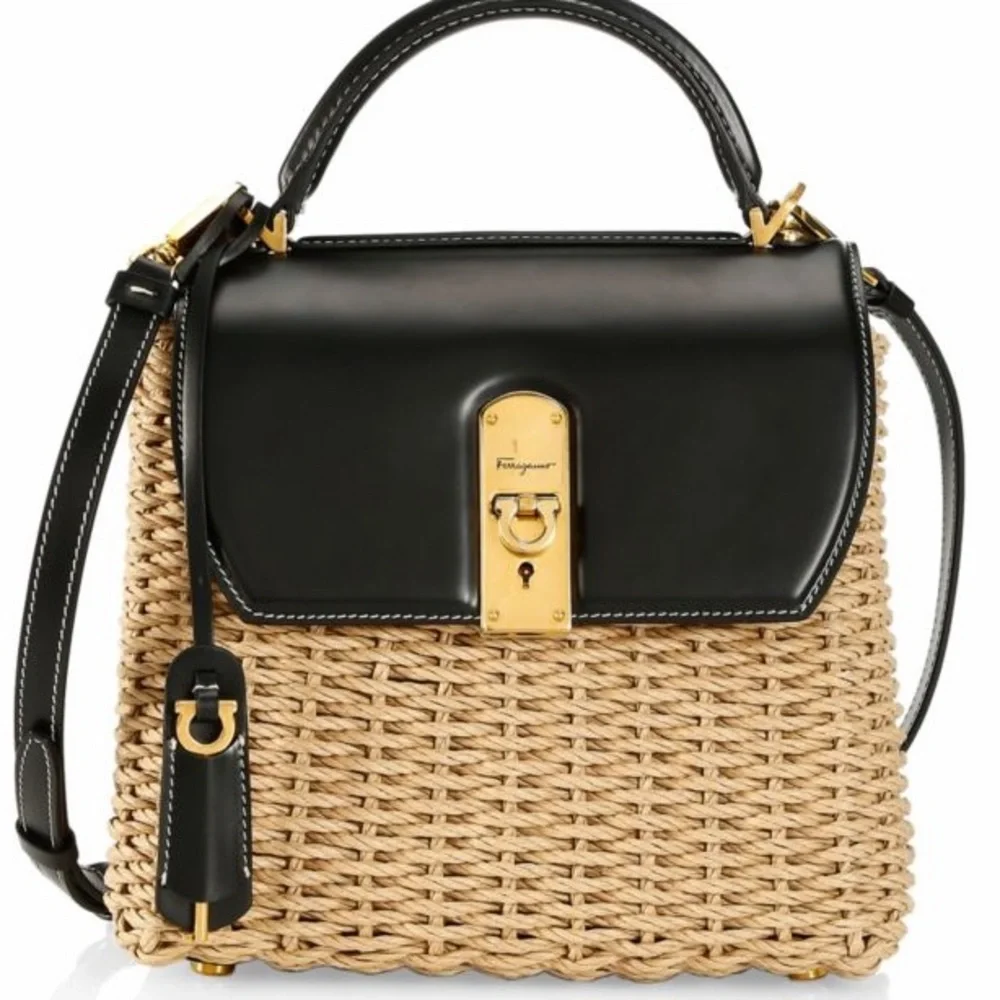 SALVATORE FERRAGAMO MEDIUM BOXYZ LEATHER TRIMMED NATURAL STRAW TOP HANDLE BAG - Picture 5 of 16